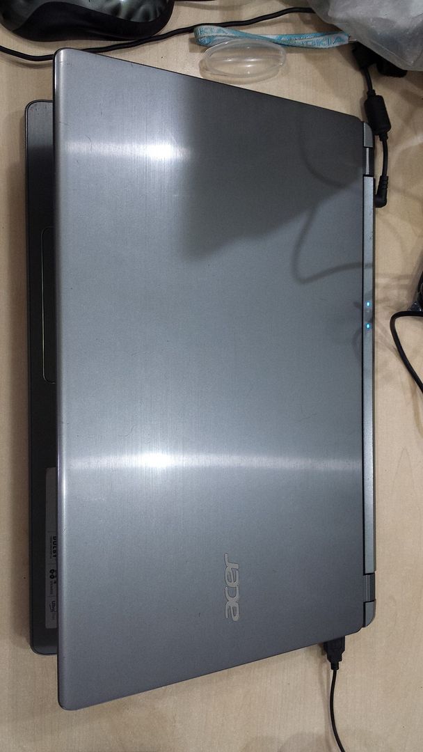 Acer V5-573 Core i7-4500 -  8G -  1TB ... Giá Chỉ Có 9Tr++ .... Rẻ Nhất SG